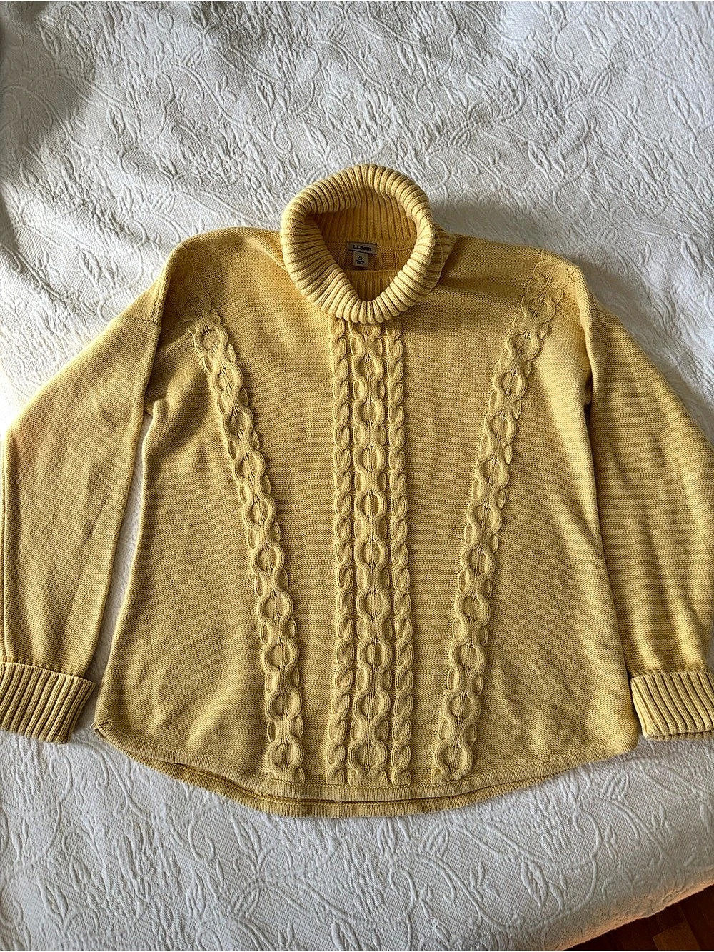 L.L.Bean Cable Knit Turtleneck in Yellow Size Medium